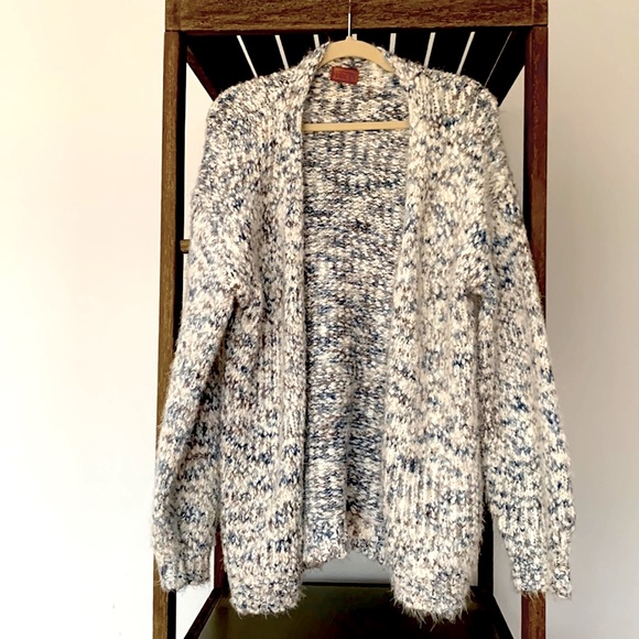Soft, fuzzy POL Cardigan in blue and white - Picture 1 of 5